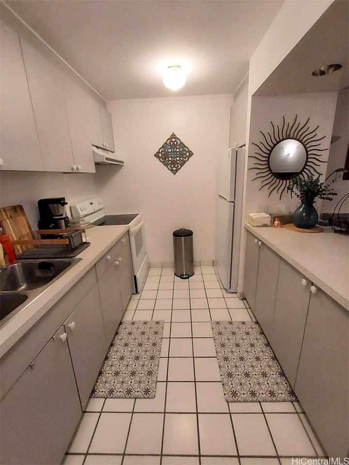 1687 Pensacola St #405 - Photo 2 of 10