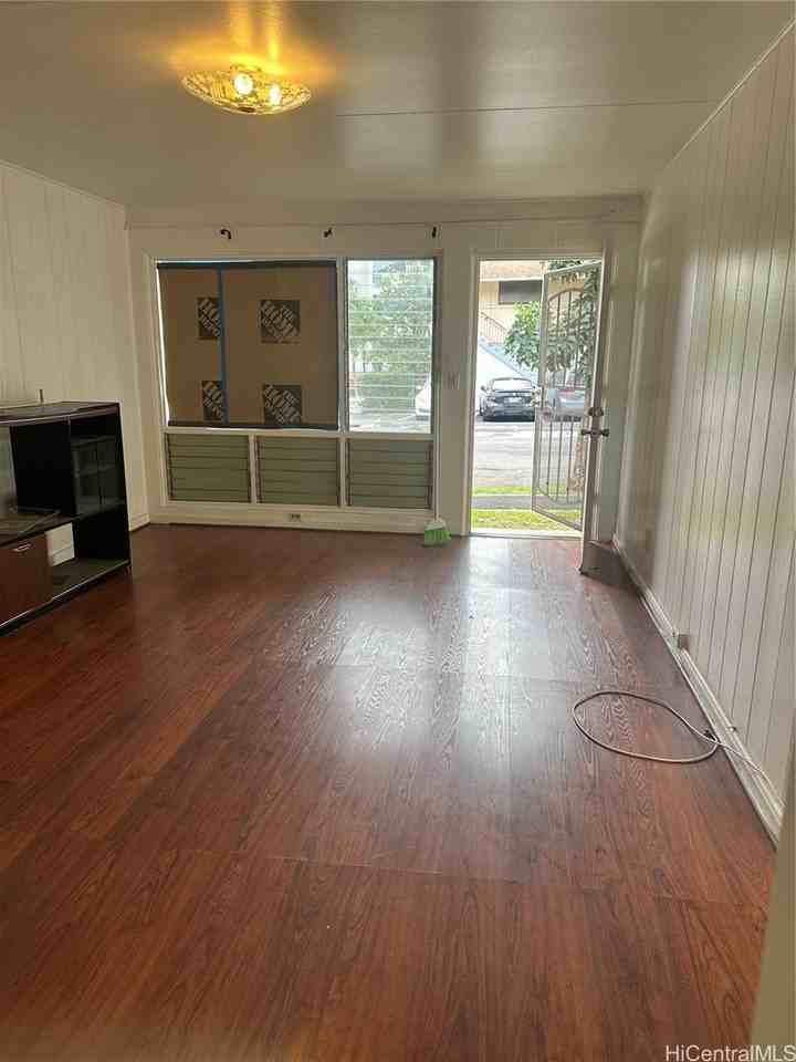 1670 Pensacola St - Photo 7 of 23