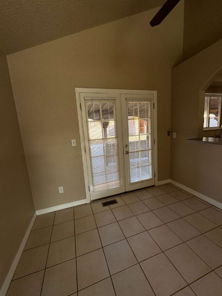 4420 Allison Dr - Photo 3 of 12