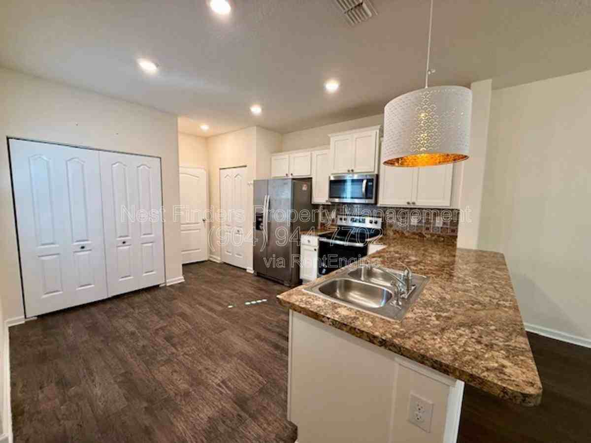 7947 Echo Springs Rd - Photo 5 of 10