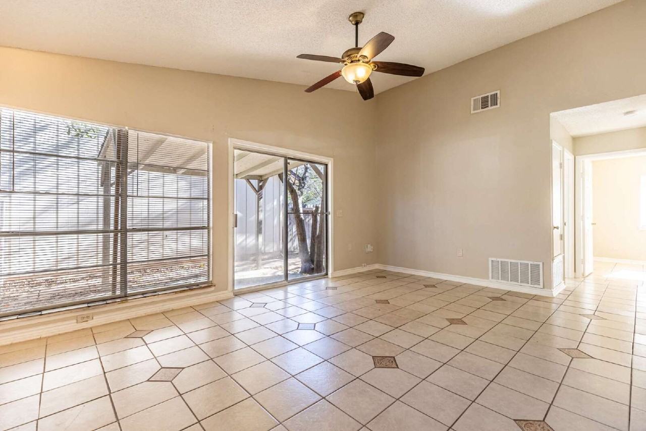 9614 South Bnd - Photo 4 of 27