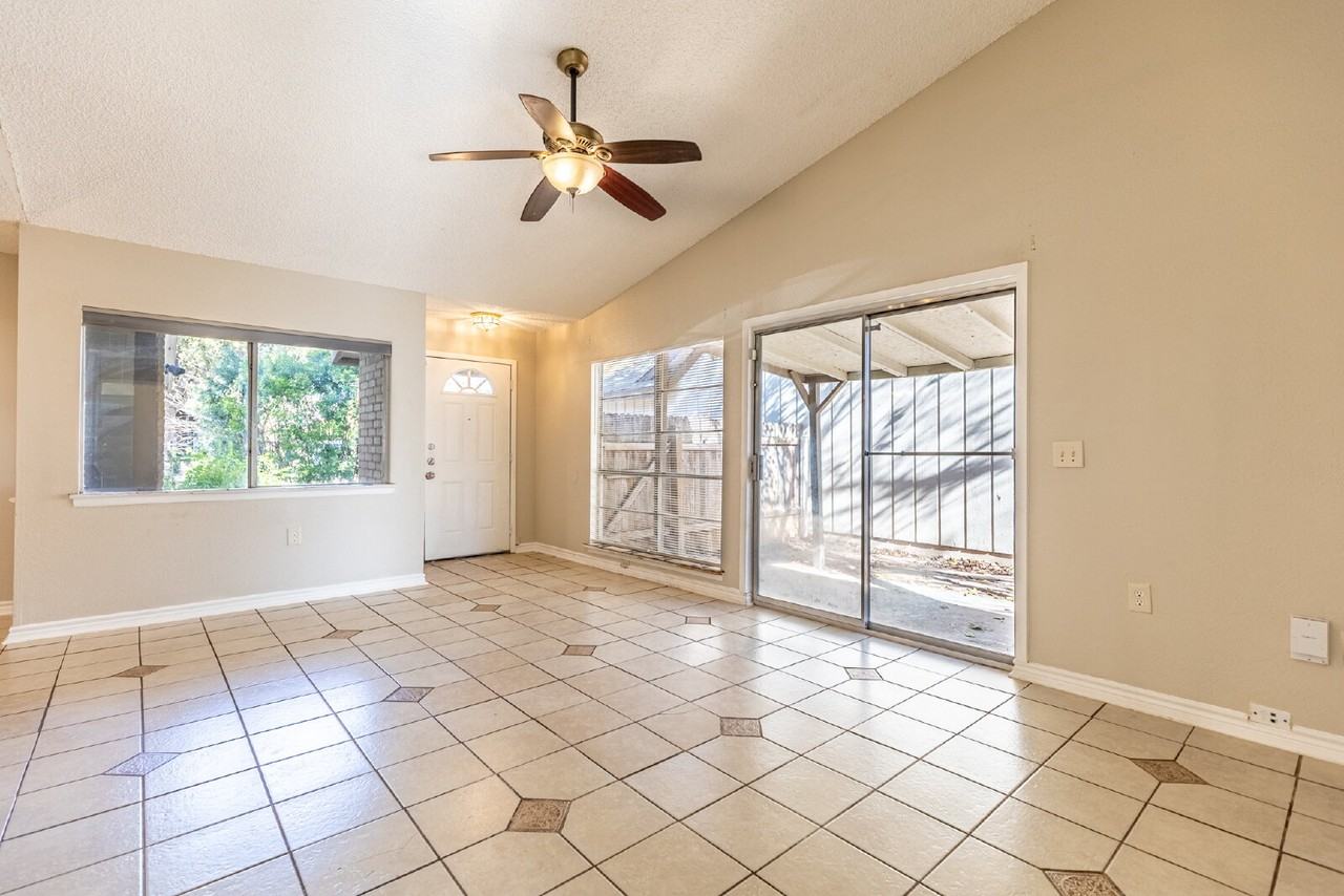 9614 South Bnd - Photo 6 of 27