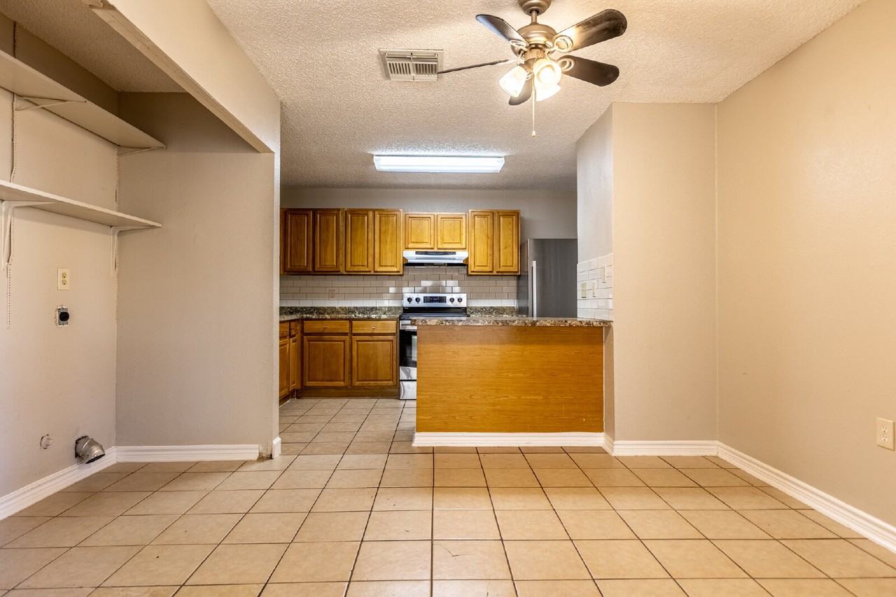 9614 South Bnd - Photo 7 of 27