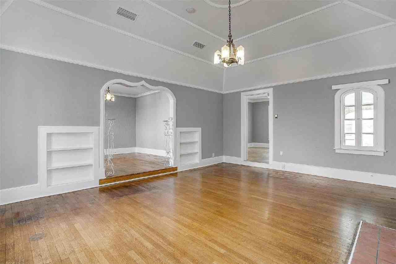 3241 Greene Ave - Photo 3 of 14