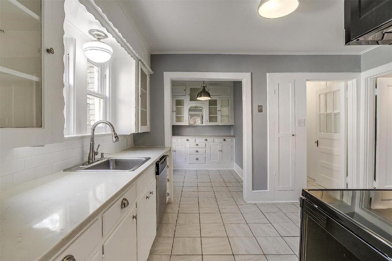 3241 Greene Ave - Photo 5 of 14