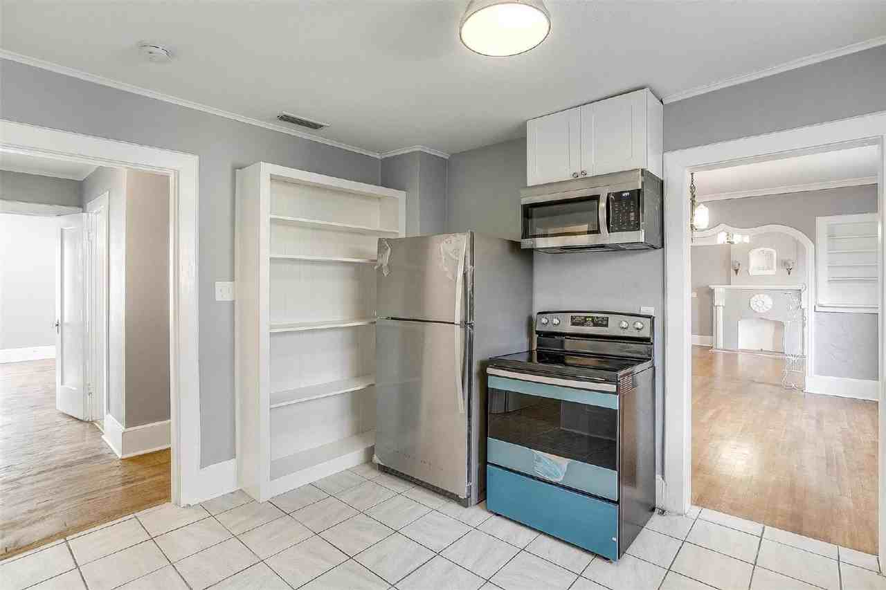 3241 Greene Ave - Photo 6 of 14