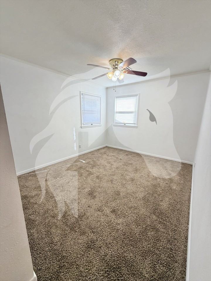 1214 S Washington St - Photo 5 of 15