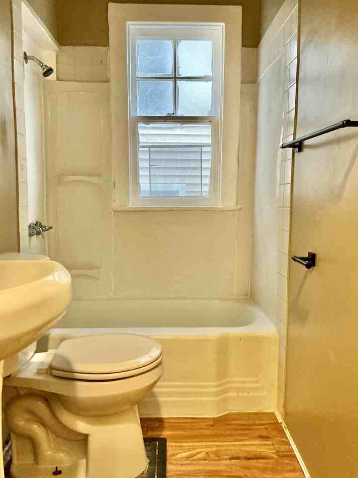 240 Hazelwood Ter #DOWN - Photo 3 of 9