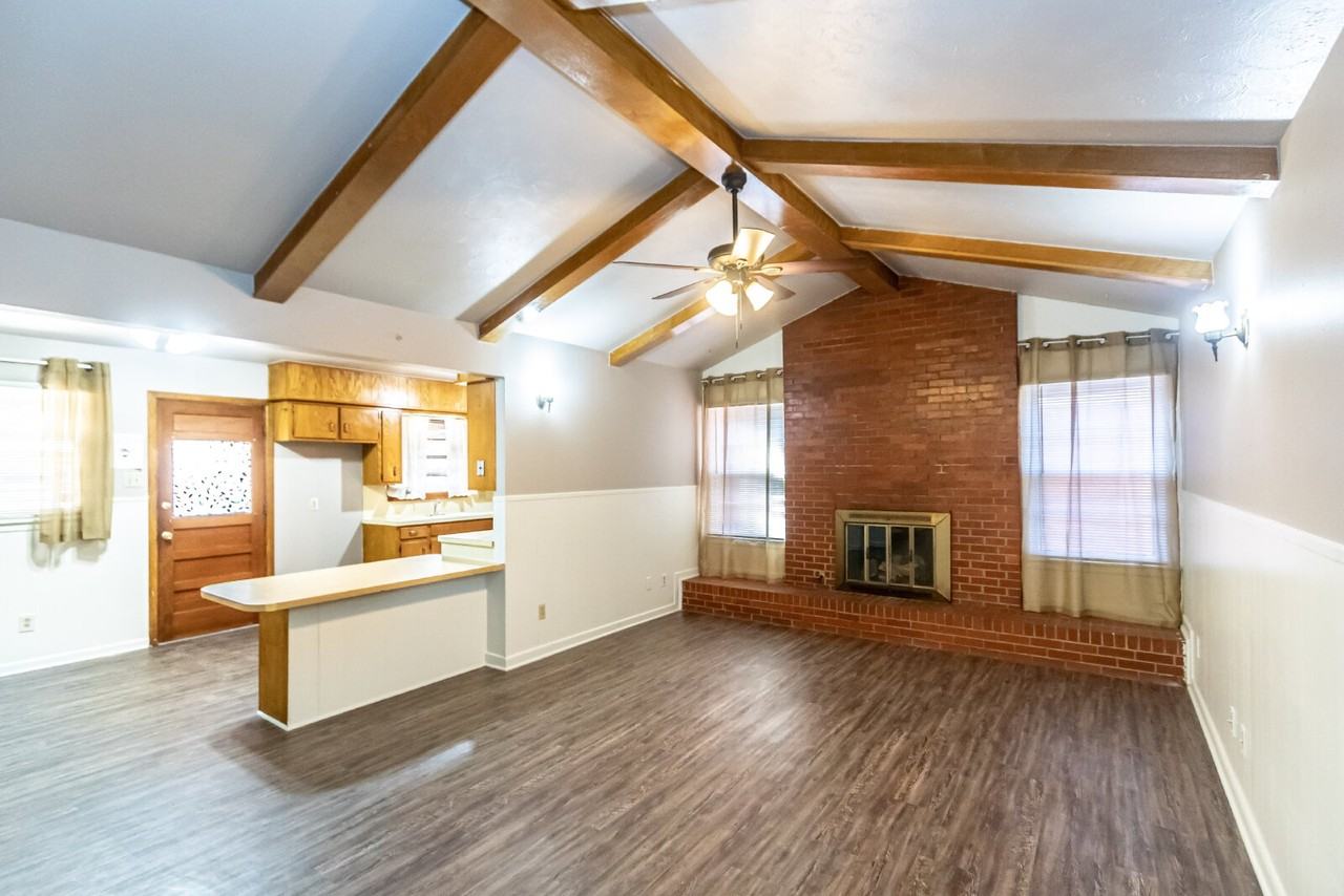 4701 45th St - Photo 3 of 14