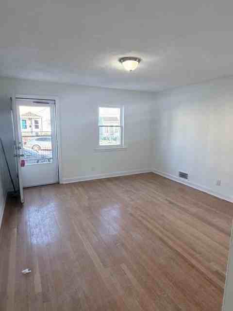 75 1/5 Hanford St #1 - Photo 3 of 9