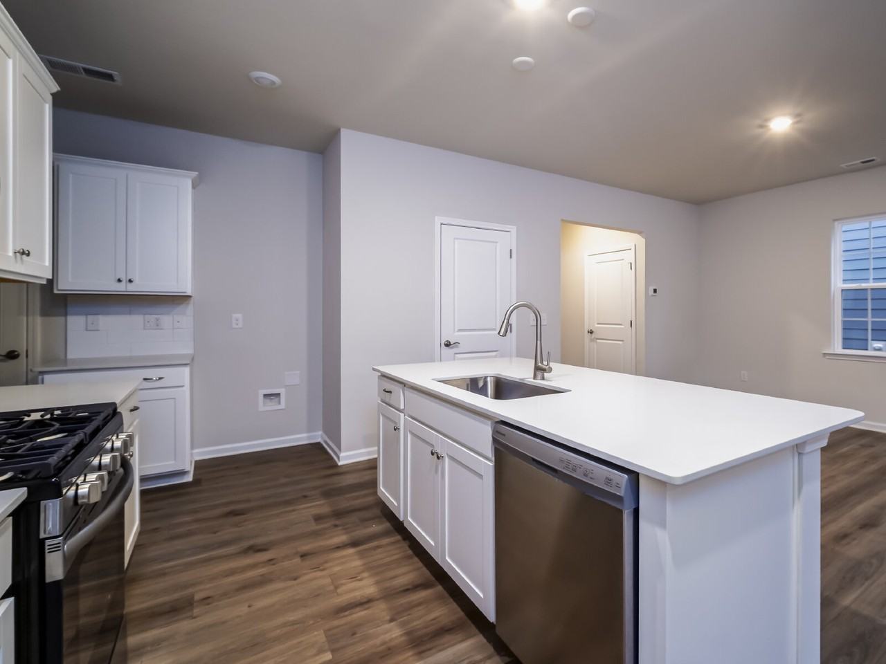 1616 Swallow Tail Dr - Photo 7 of 29