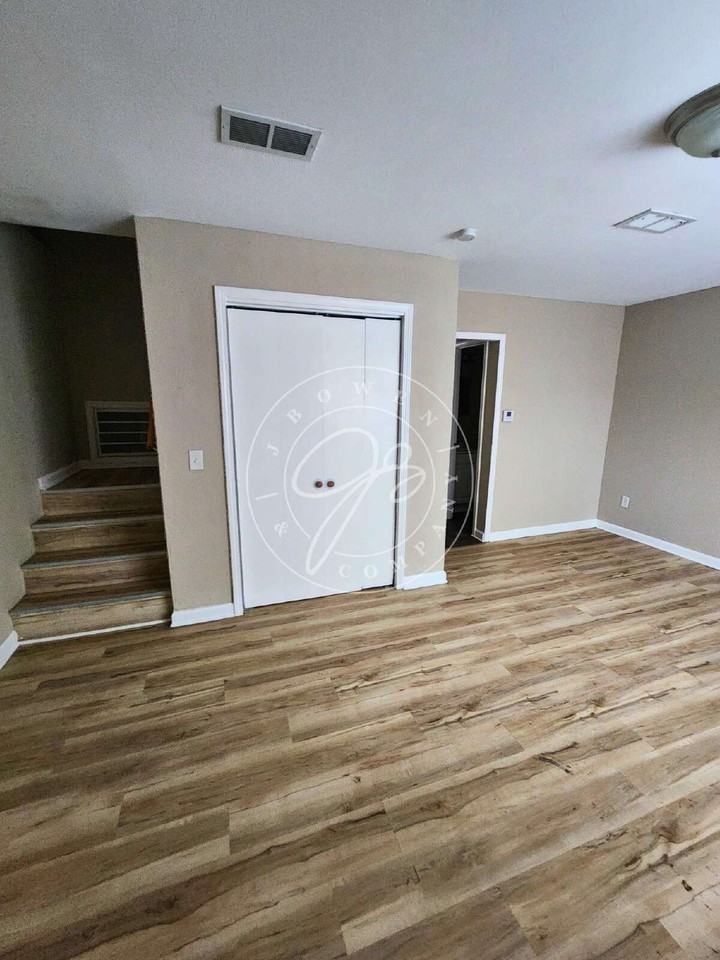 2211 Hickory St - Photo 3 of 23