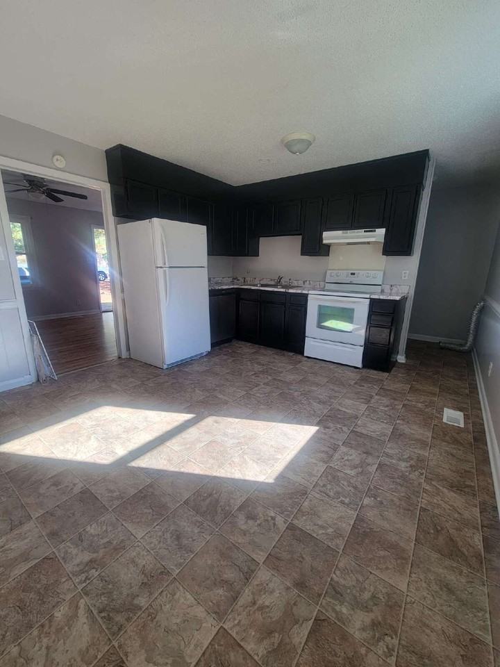 4701 Needham Dr - Photo 2 of 4