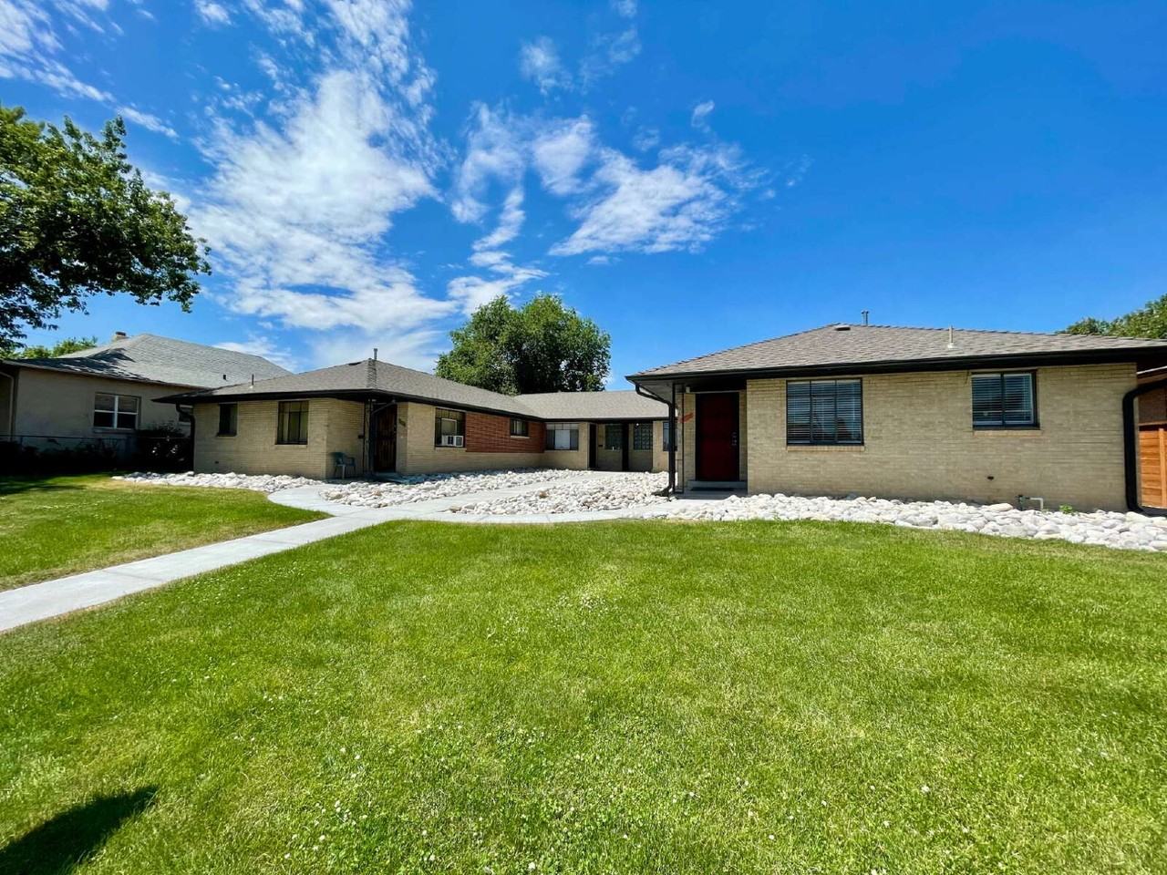 3525 Hudson St - Photo 2 of 16