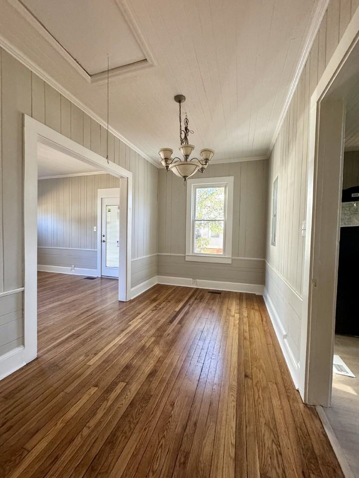 1308 Swift St - Photo 6 of 7