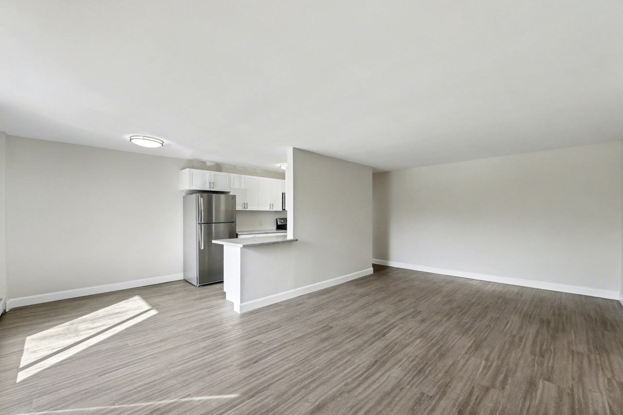 River Ridge Tower Apartments - Photo 7 of 26