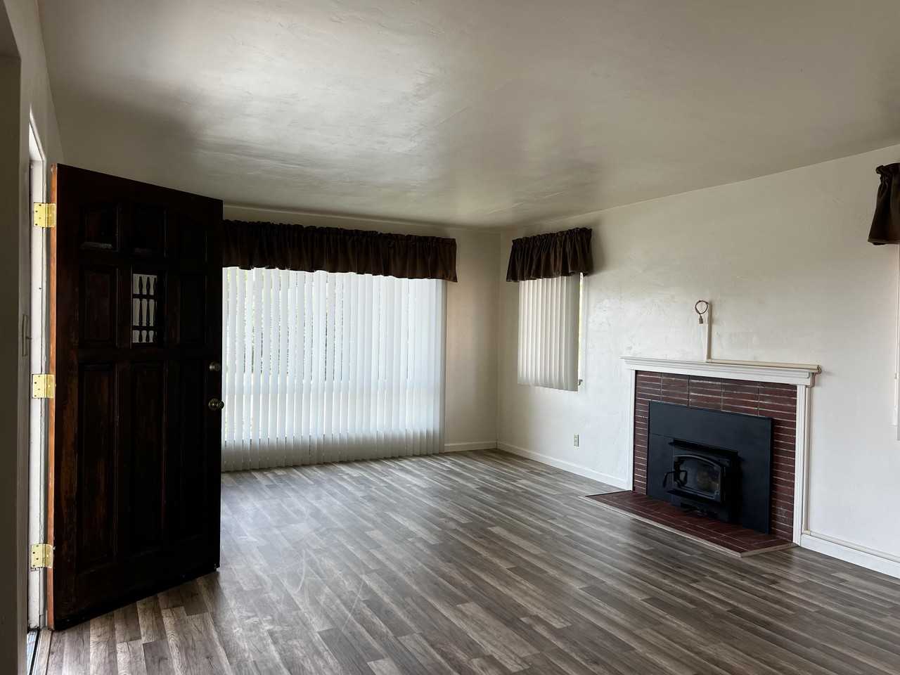 1120 Austin Way - Photo 6 of 23