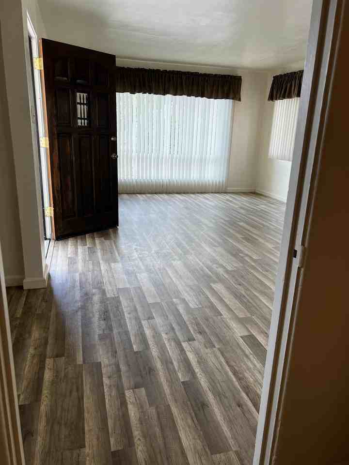 1120 Austin Way - Photo 6 of 23