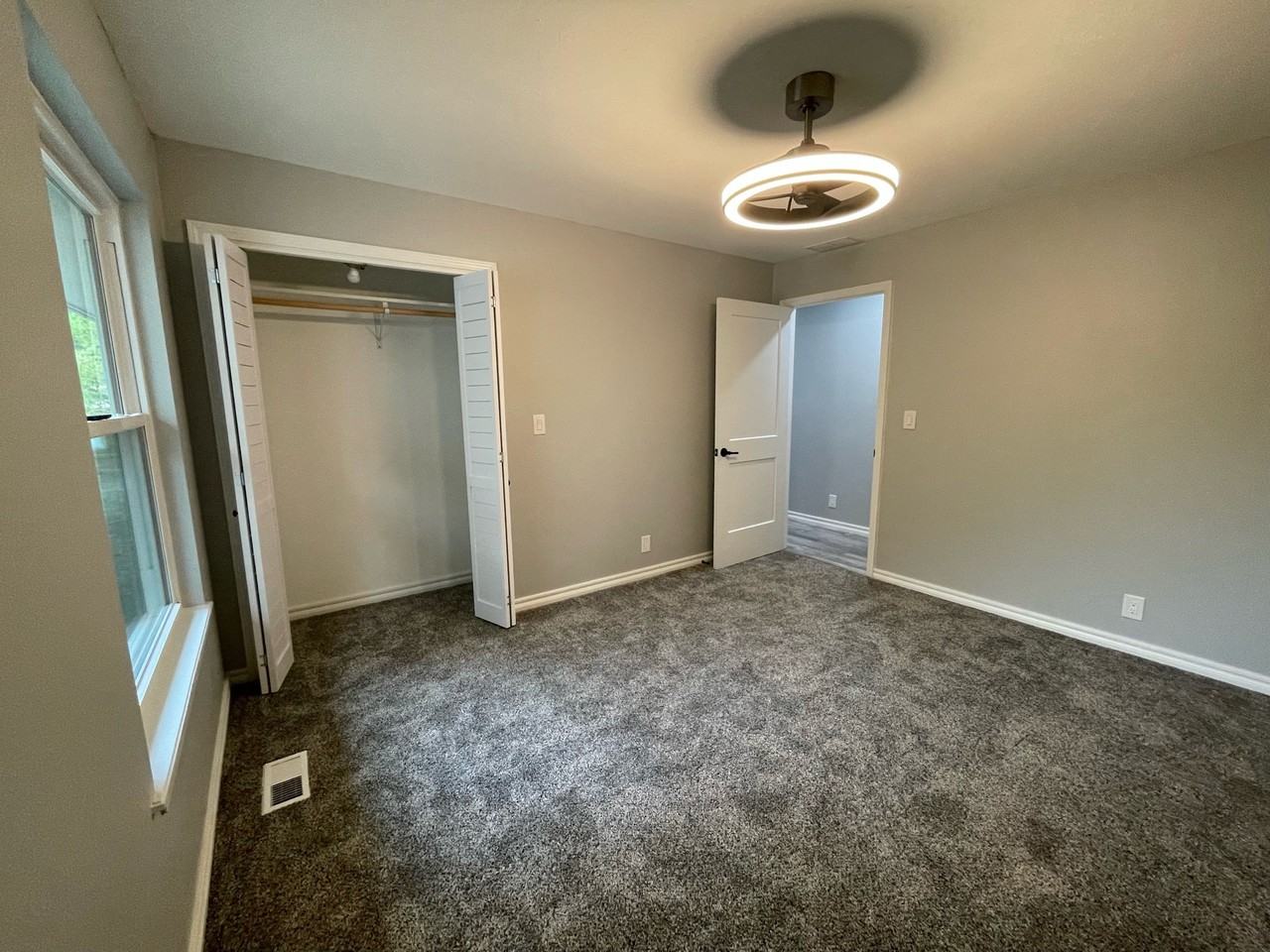 106 Oak Hills Dr - Photo 4 of 31