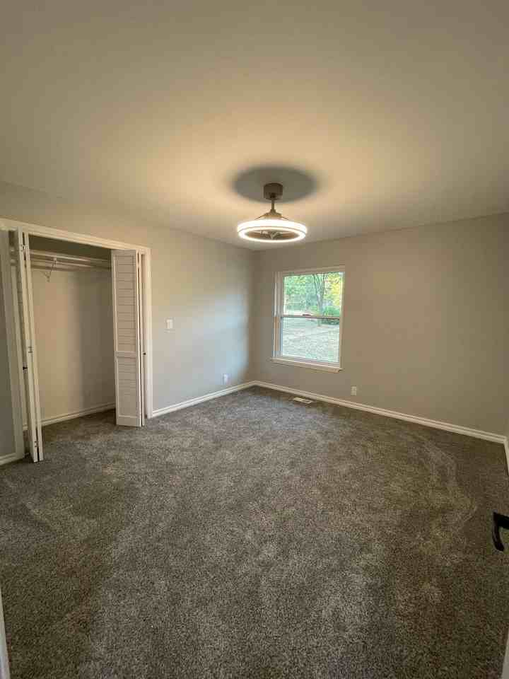 106 Oak Hills Dr - Photo 5 of 31