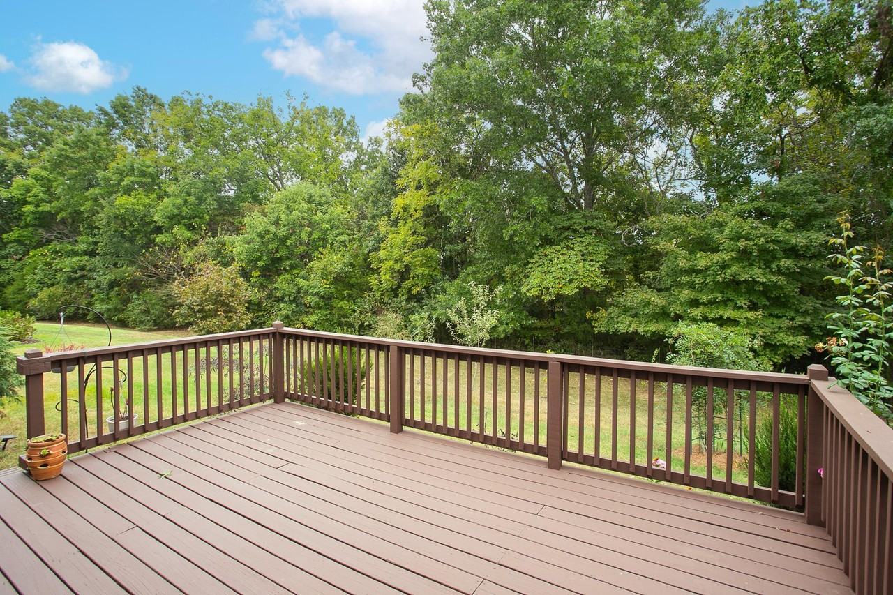 138 Monarchos Dr - Photo 2 of 47
