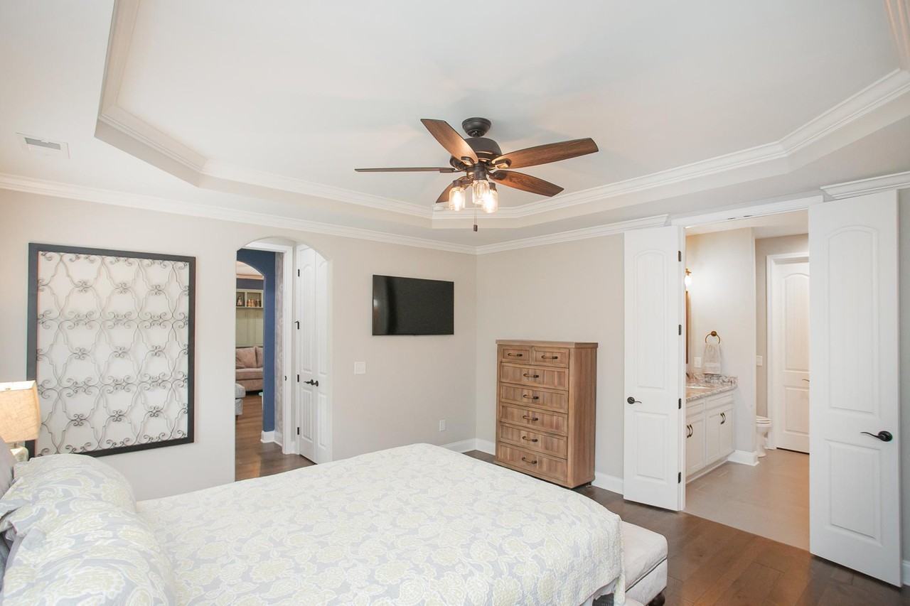 138 Monarchos Dr - Photo 2 of 47