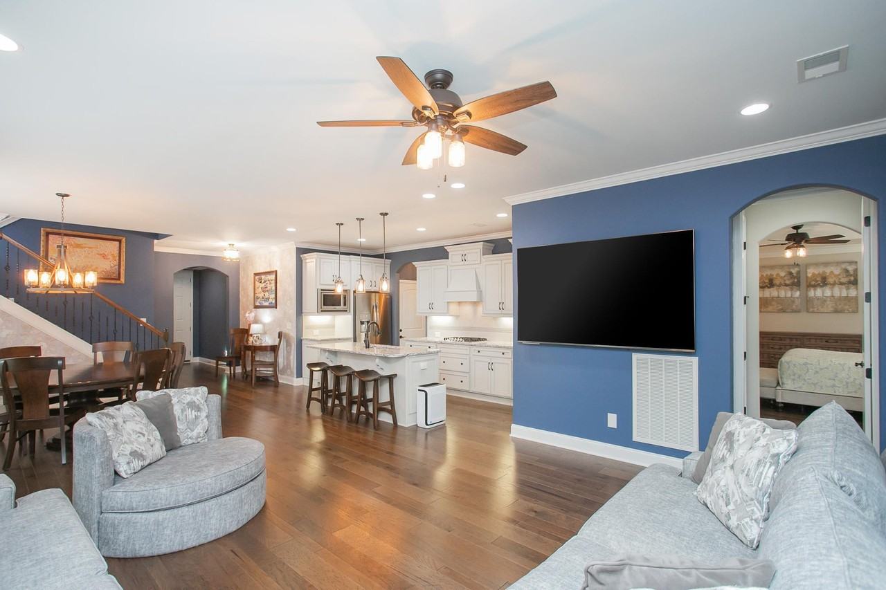 138 Monarchos Dr - Photo 3 of 47