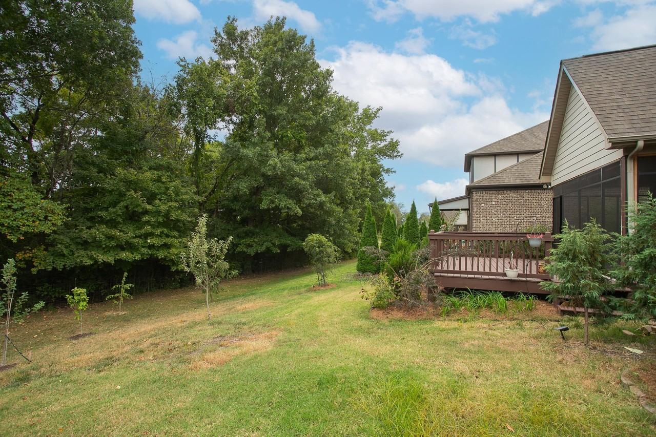 138 Monarchos Dr - Photo 5 of 47
