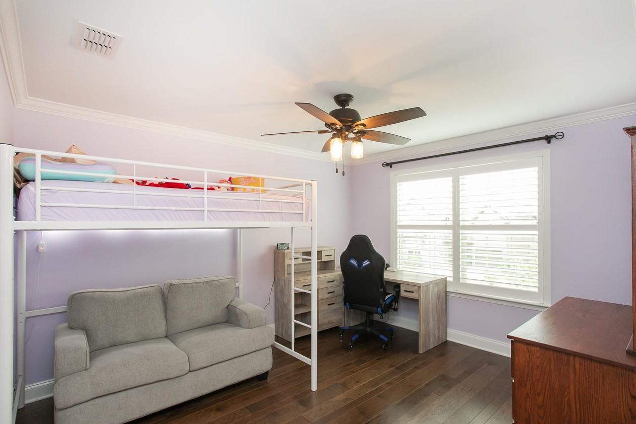 138 Monarchos Dr - Photo 3 of 47