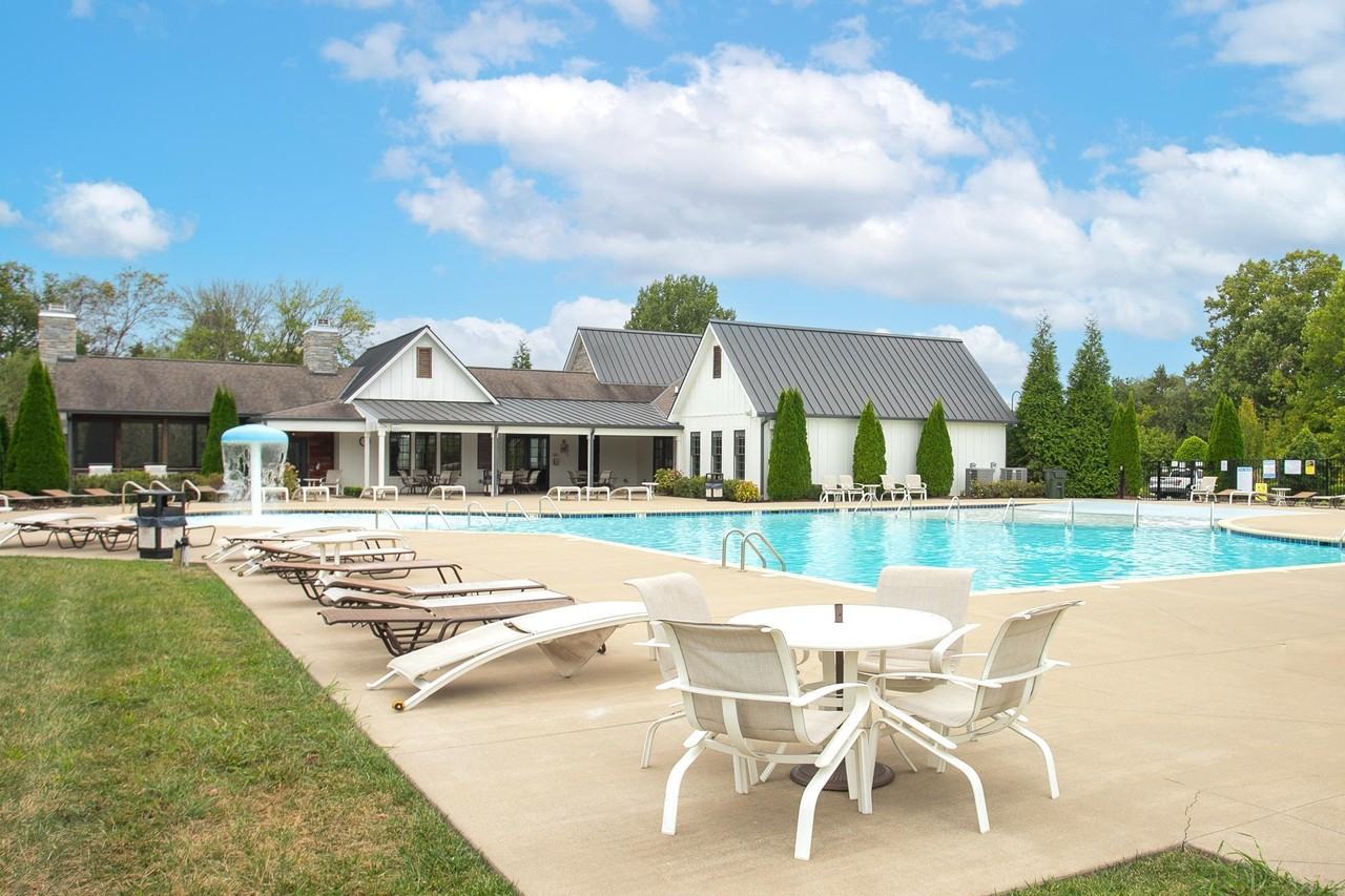 138 Monarchos Dr - Photo 3 of 47