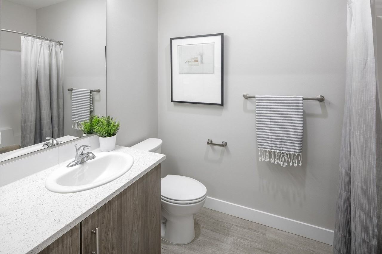 Division Terrace - Photo 3 of 9