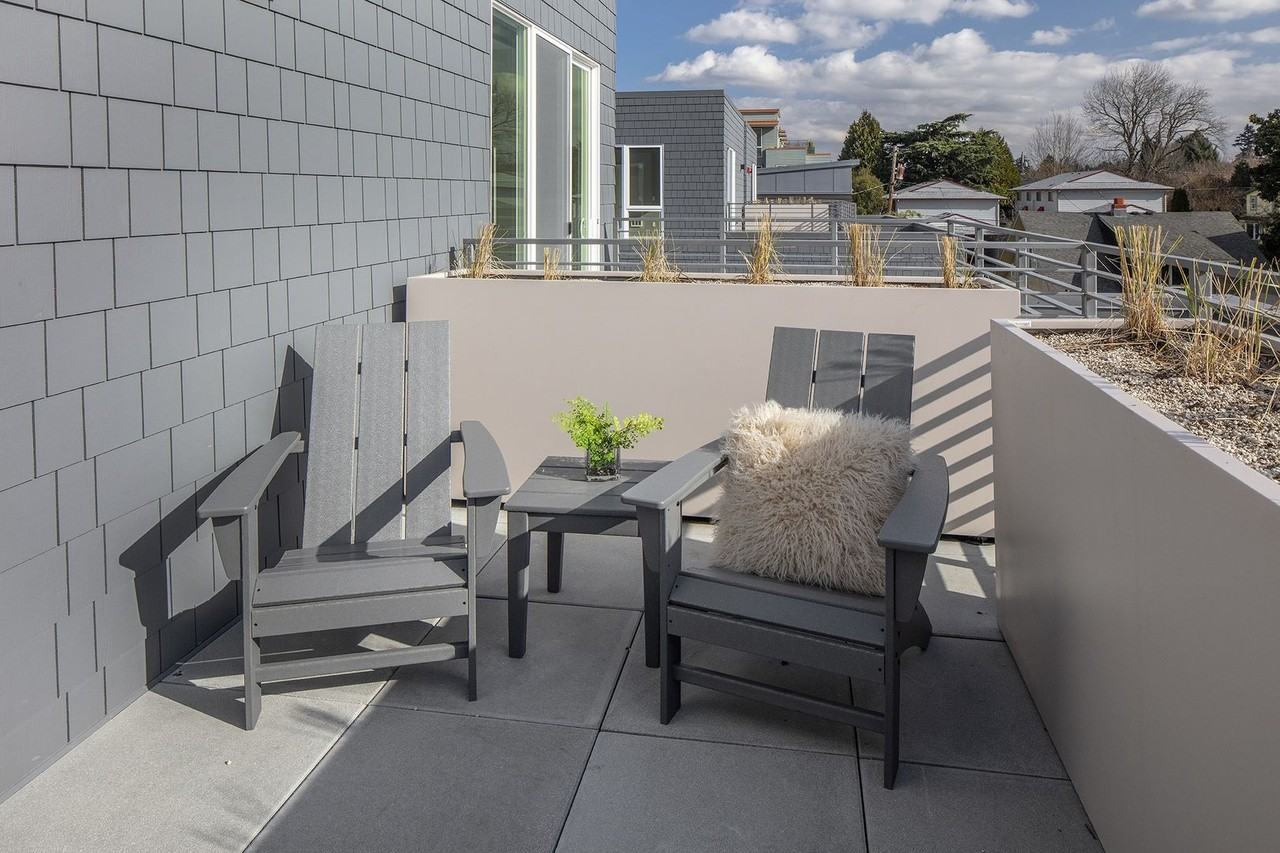 Division Terrace - Photo 7 of 9