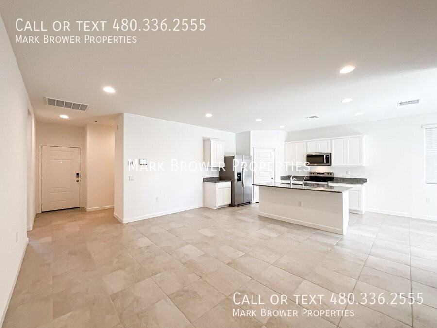 1691 W Spaulding Ave - Photo 4 of 27