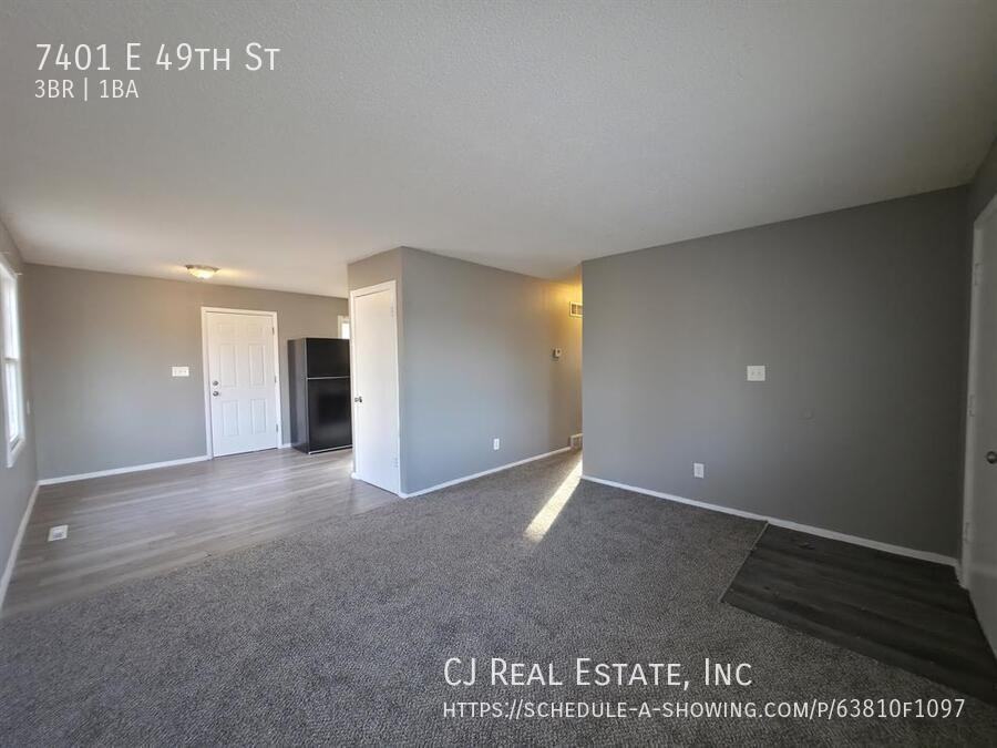 7401 E 49th St - Photo 4 of 11