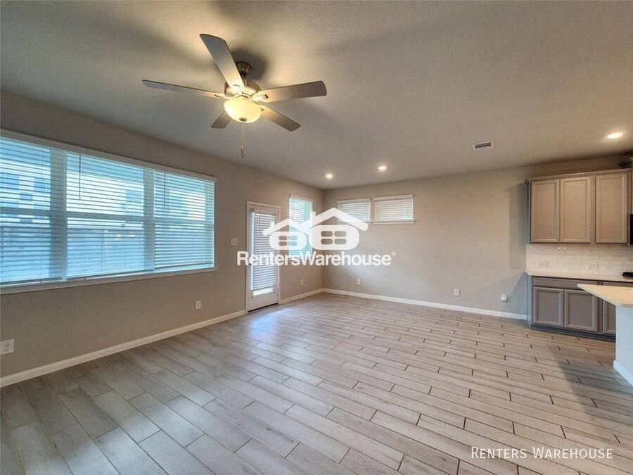 1513 Lakeline Oak Dr - Photo 3 of 20