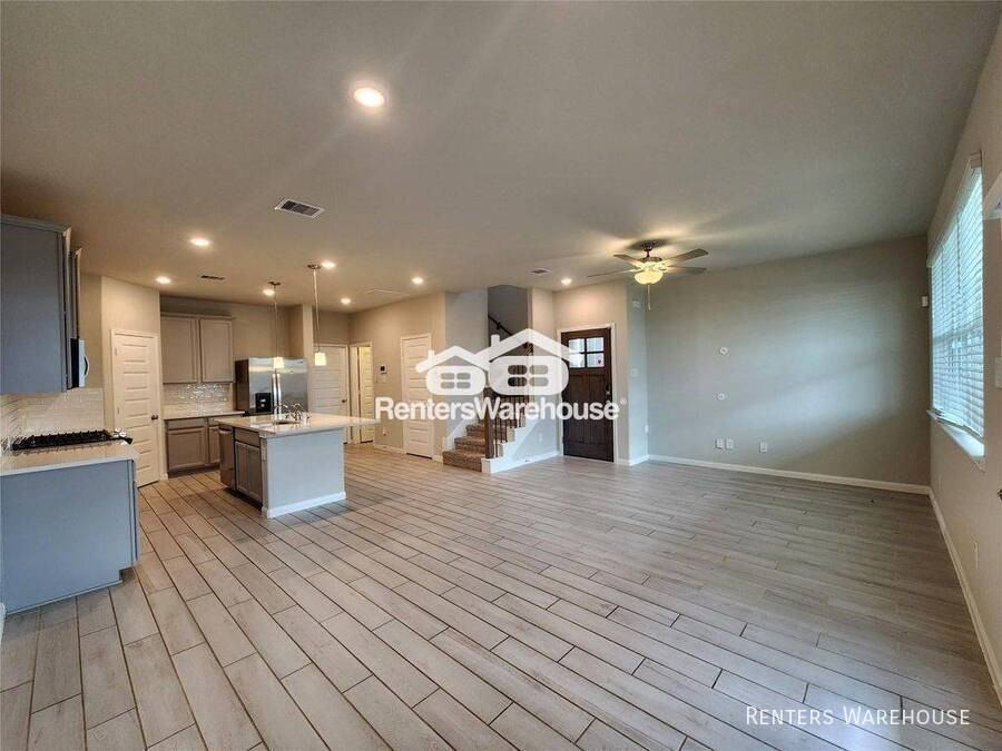 1513 Lakeline Oak Dr - Photo 5 of 20