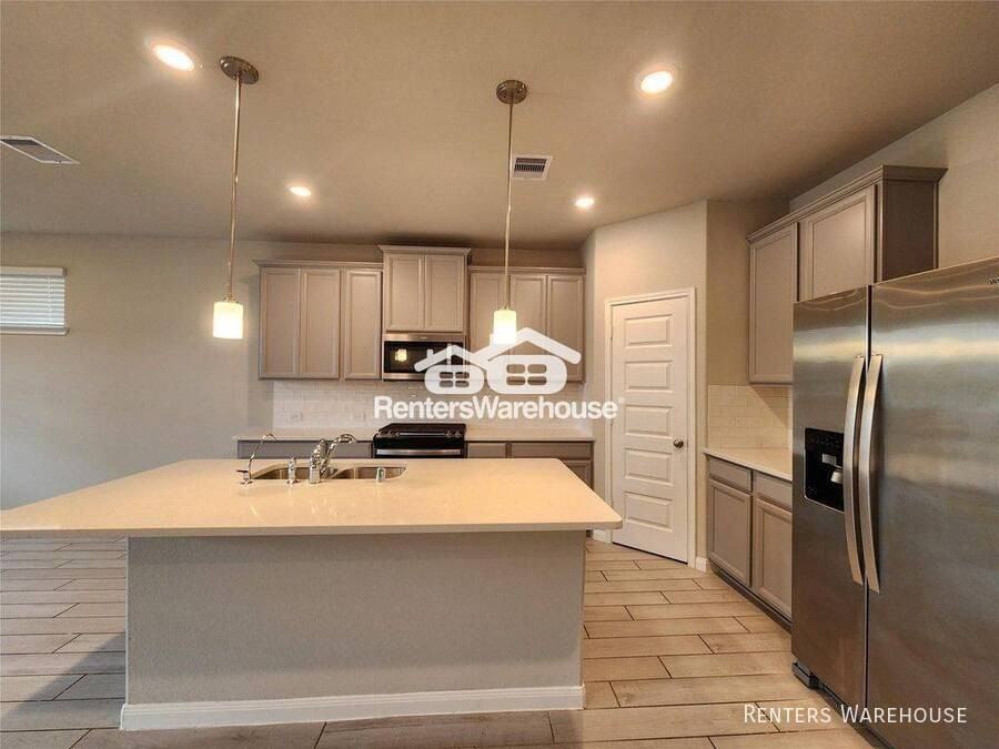 1513 Lakeline Oak Dr - Photo 7 of 20