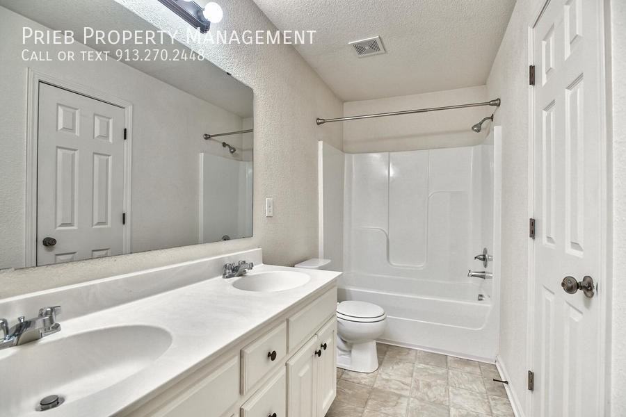 310 N Ferrel St - Photo 7 of 27