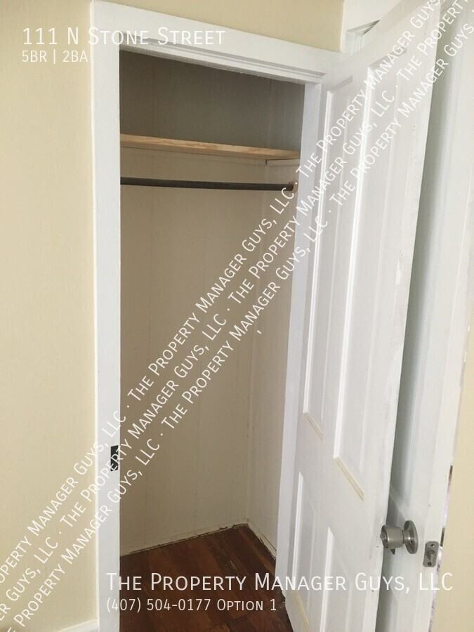 111 N Stone St - Photo 5 of 50