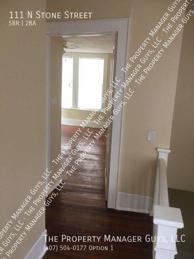 111 N Stone St - Photo 6 of 50