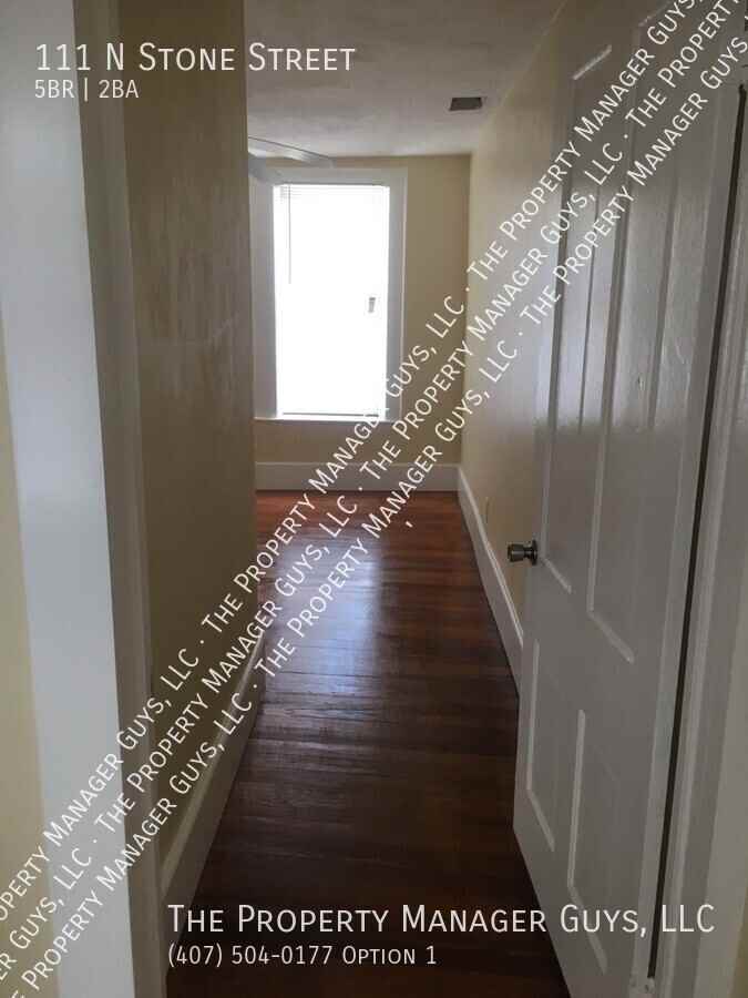 111 N Stone St - Photo 7 of 50