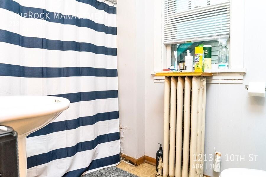 1213 E 10th St - Photo 5 of 5