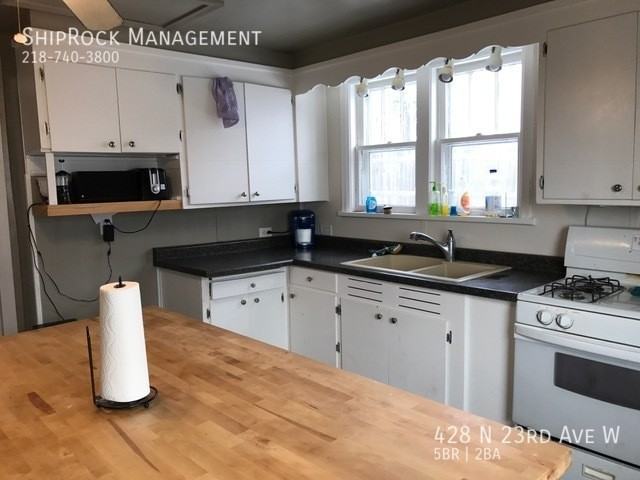 428 N 23rd Ave W - Photo 2 of 8