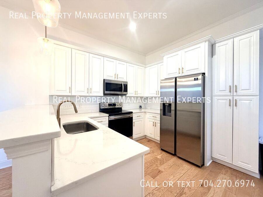 269 W G St - Photo 5 of 23