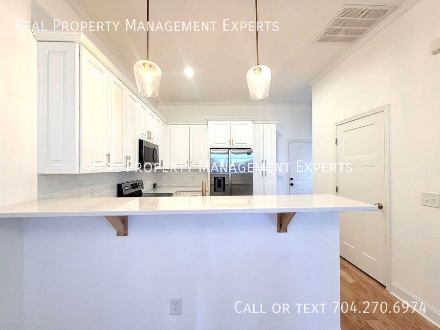 269 W G St - Photo 6 of 23