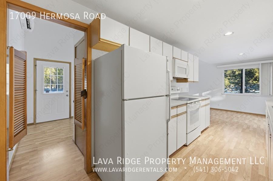 17009 Hermosa Rd - Photo 5 of 33