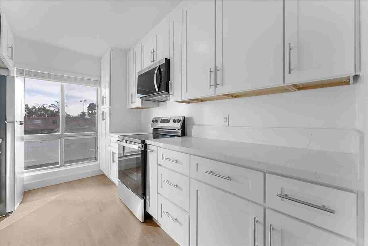 21722 Roscoe Blvd #22 - Photo 2 of 20