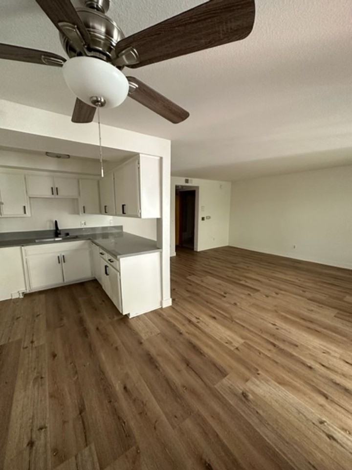 12620 MATTESON AVE - Photo 2 of 26