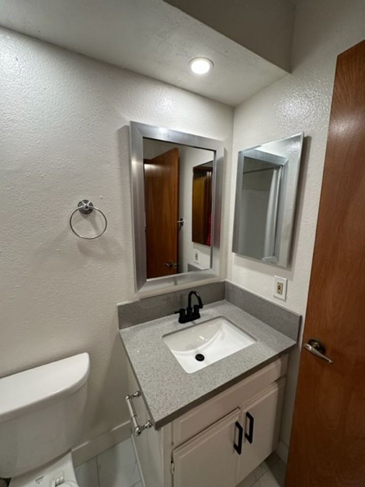 12620 MATTESON AVE - Photo 3 of 26