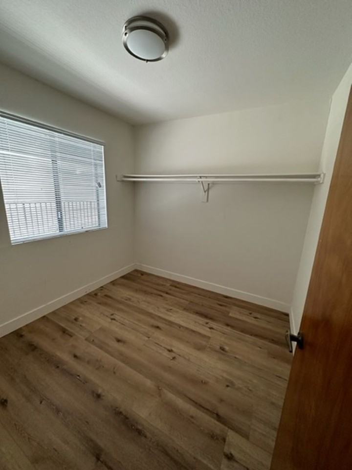 12620 MATTESON AVE - Photo 7 of 26